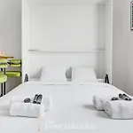 Studio Confort Et Boheme Chic A Paris 19E